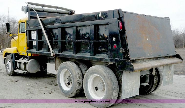 image for item 5144 1996 Freightliner Conventional FLD120 dump truck
