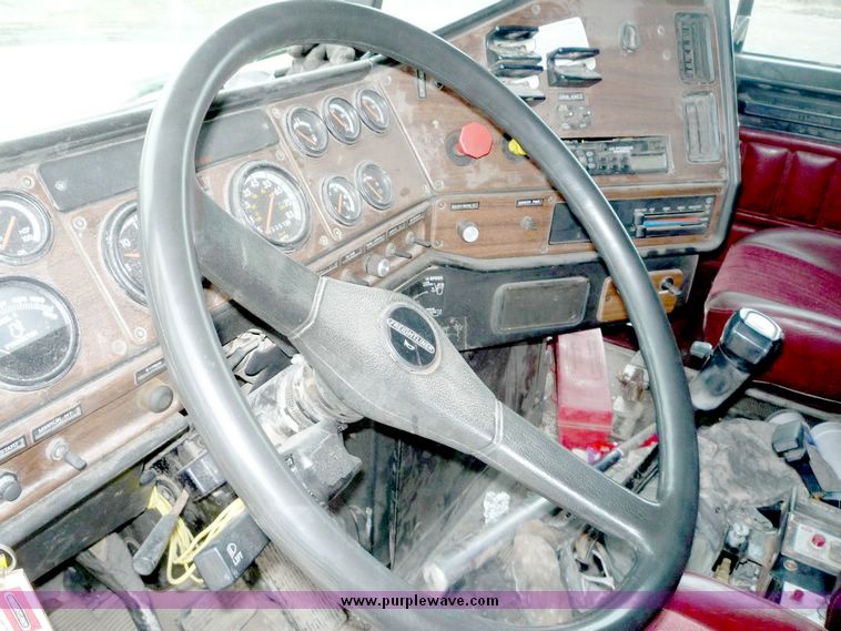 image for item 5144 1996 Freightliner Conventional FLD120 dump truck