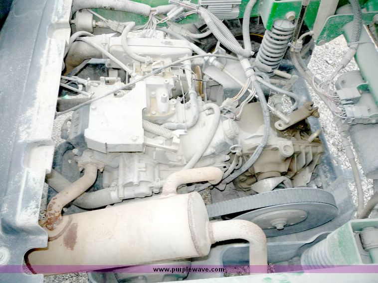 image for item 5146 2004 John Deere HPX gator