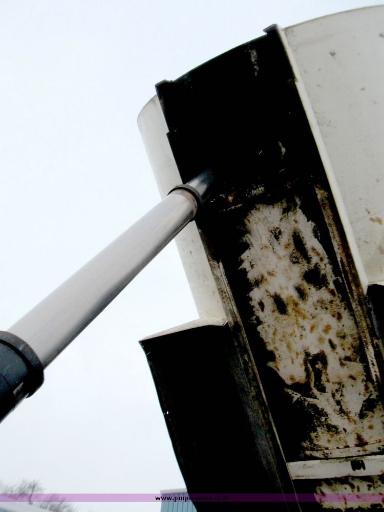 image for item 5150 1988 Kenworth tandem axle dump truck