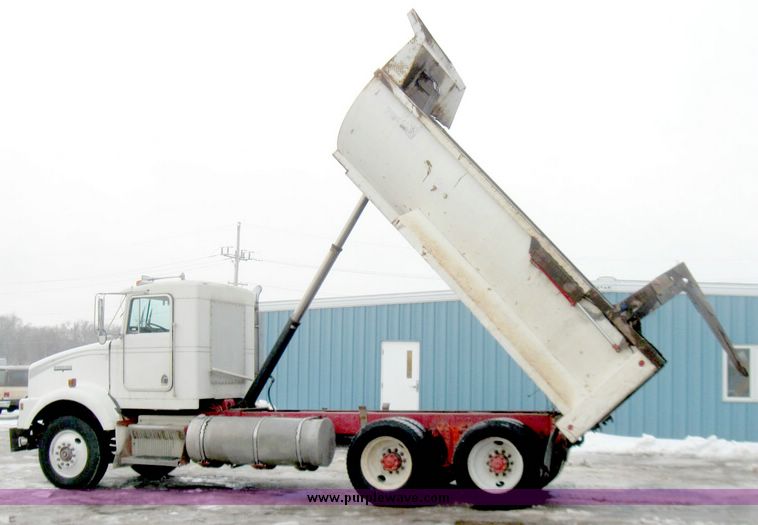image for item 5150 1988 Kenworth tandem axle dump truck
