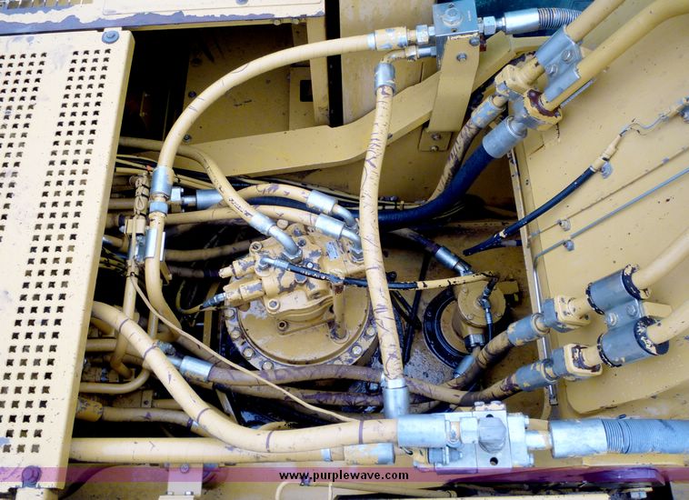 image for item 5151 1999 Caterpillar 330B excavator