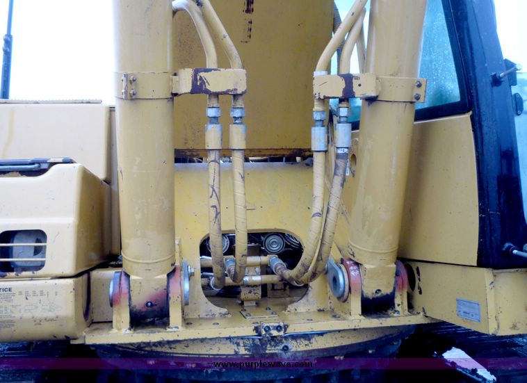 image for item 5151 1999 Caterpillar 330B excavator