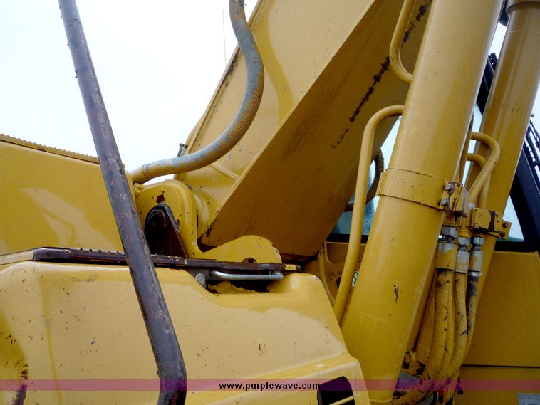 image for item 5151 1999 Caterpillar 330B excavator