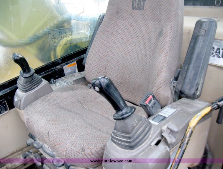 image for item 5151 1999 Caterpillar 330B excavator