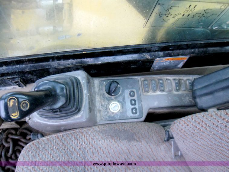 image for item 5151 1999 Caterpillar 330B excavator