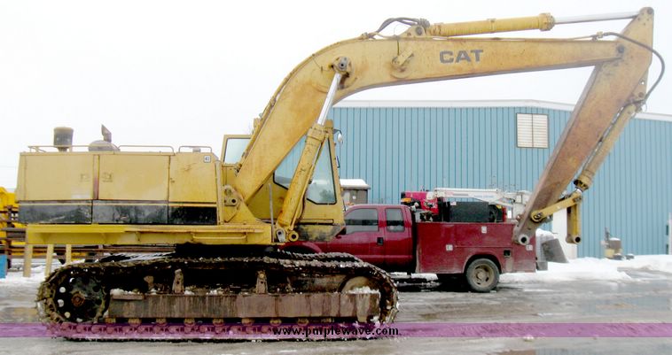 image for item 5152 1989 Caterpillar 235C excavator