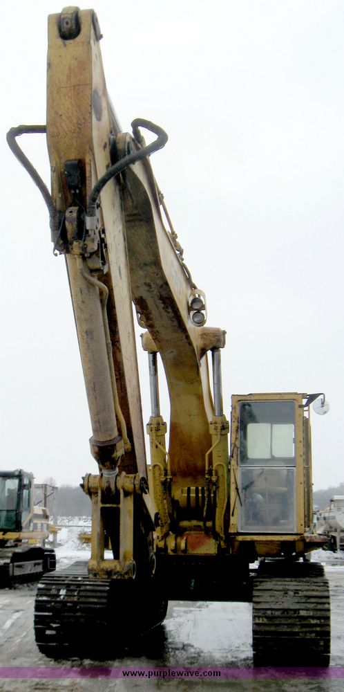 image for item 5152 1989 Caterpillar 235C excavator