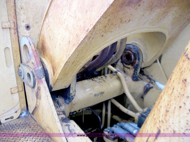 image for item 5152 1989 Caterpillar 235C excavator