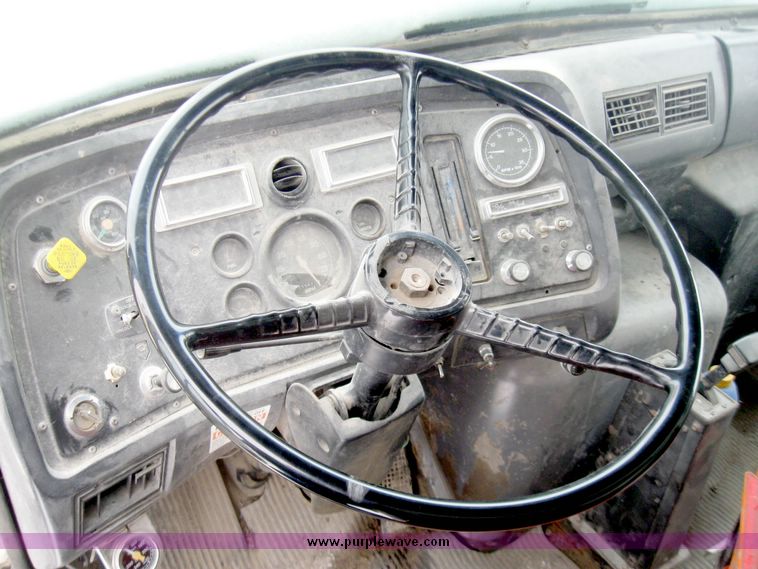 image for item 5154 1994 Ford L8000 tandem axle refuse truck