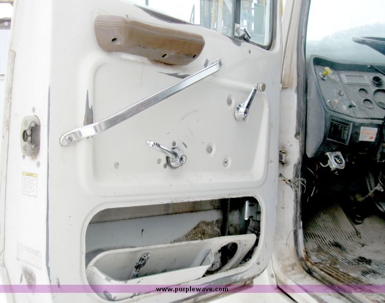 image for item 5154 1994 Ford L8000 tandem axle refuse truck