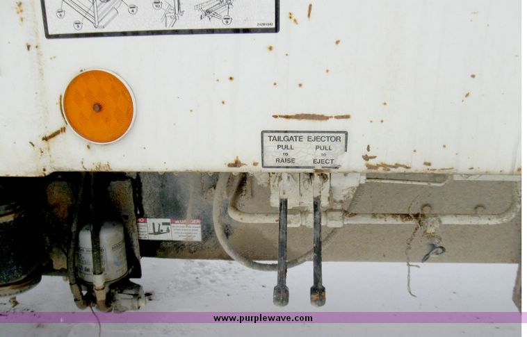 image for item 5154 1994 Ford L8000 tandem axle refuse truck