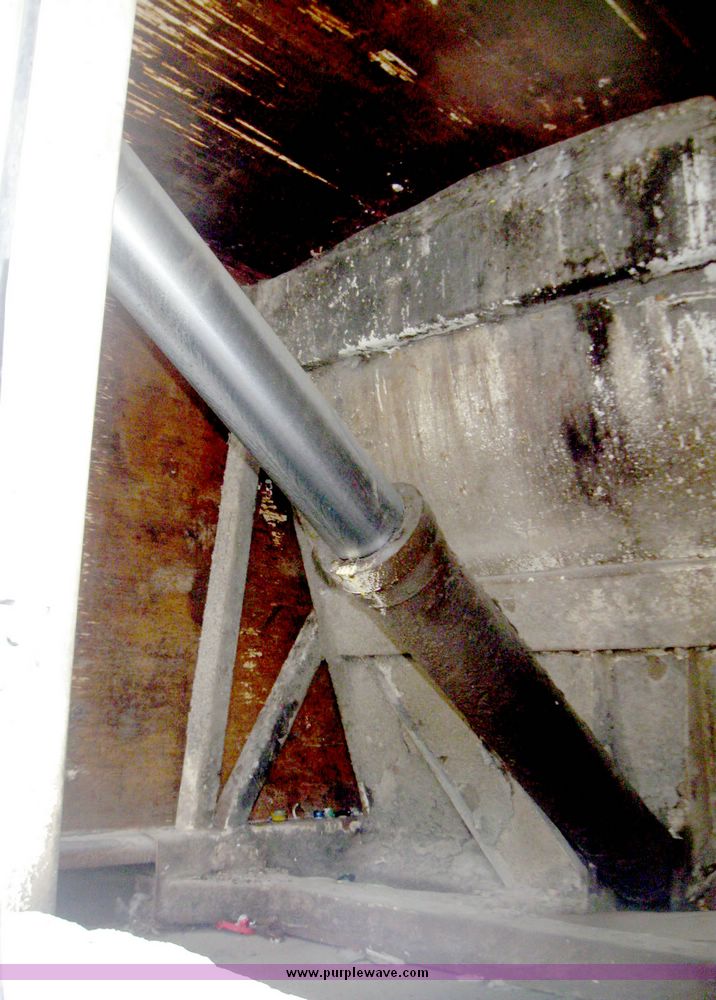 image for item 5154 1994 Ford L8000 tandem axle refuse truck