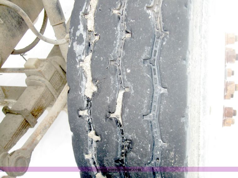 image for item 5154 1994 Ford L8000 tandem axle refuse truck