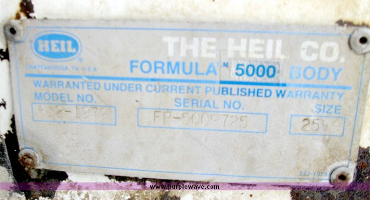 image for item 5154 1994 Ford L8000 tandem axle refuse truck