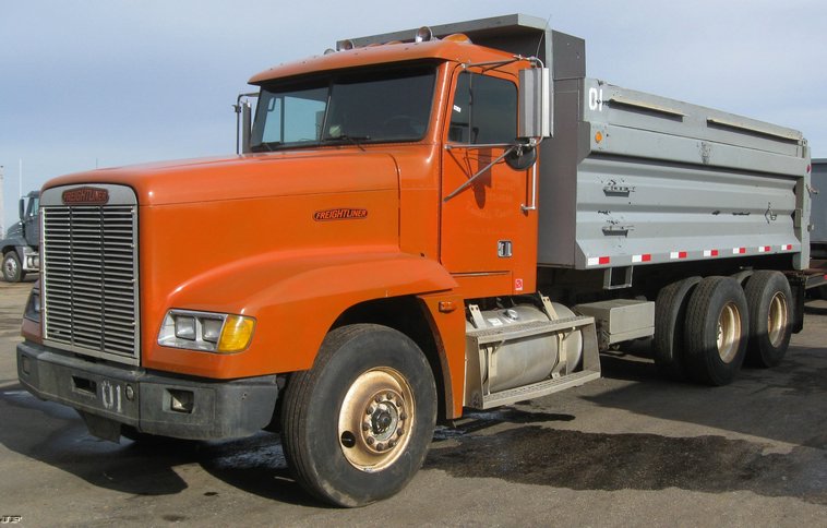 image for item 6626 1990 Freightliner dump truck