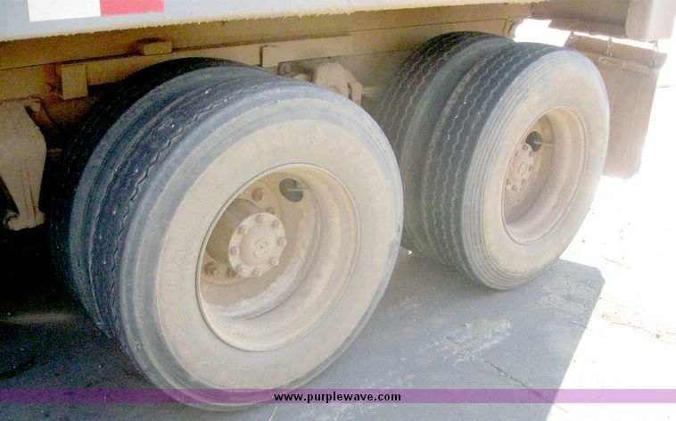 image for item 6626 1990 Freightliner dump truck