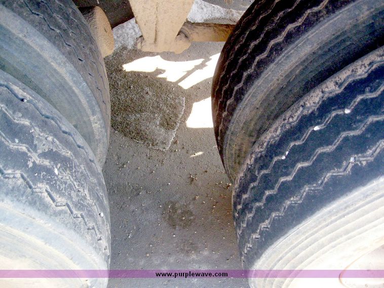 image for item 6626 1990 Freightliner dump truck