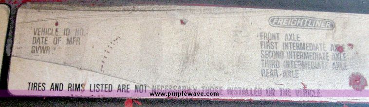 image for item 6626 1990 Freightliner dump truck