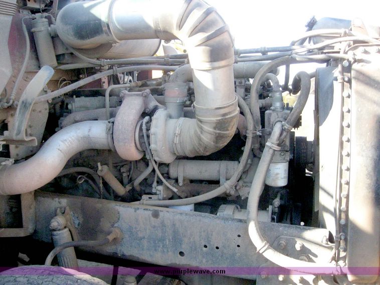 image for item 6626 1990 Freightliner dump truck