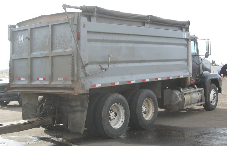 image for item 6627 1994 Freightliner dump truck