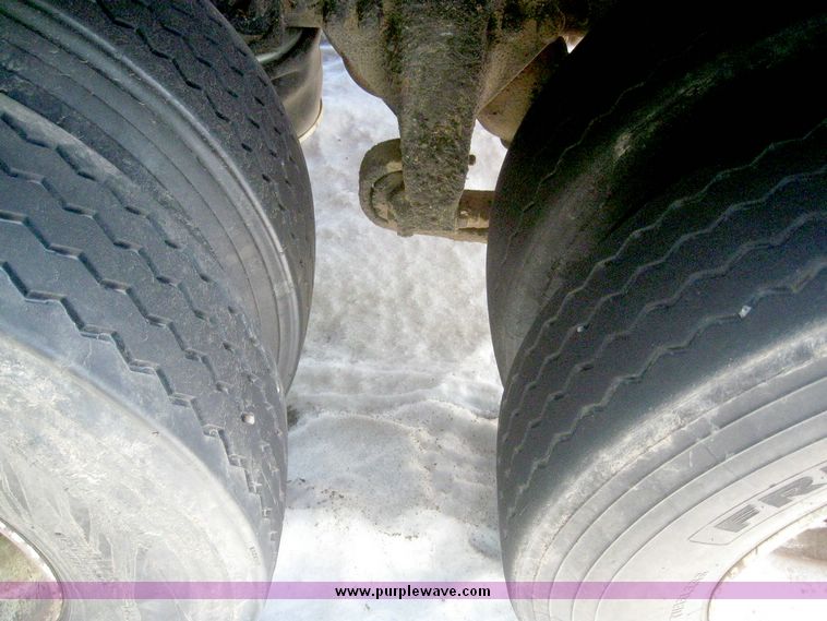 image for item 6627 1994 Freightliner dump truck