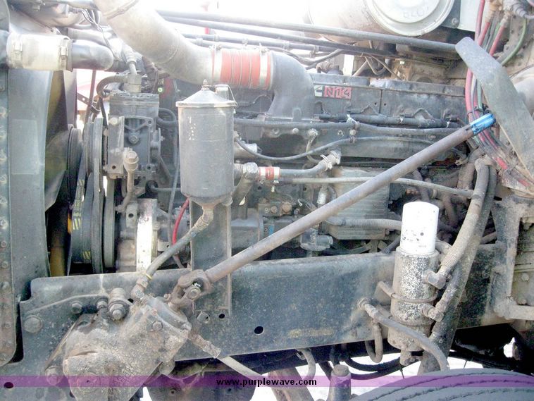 image for item 6627 1994 Freightliner dump truck