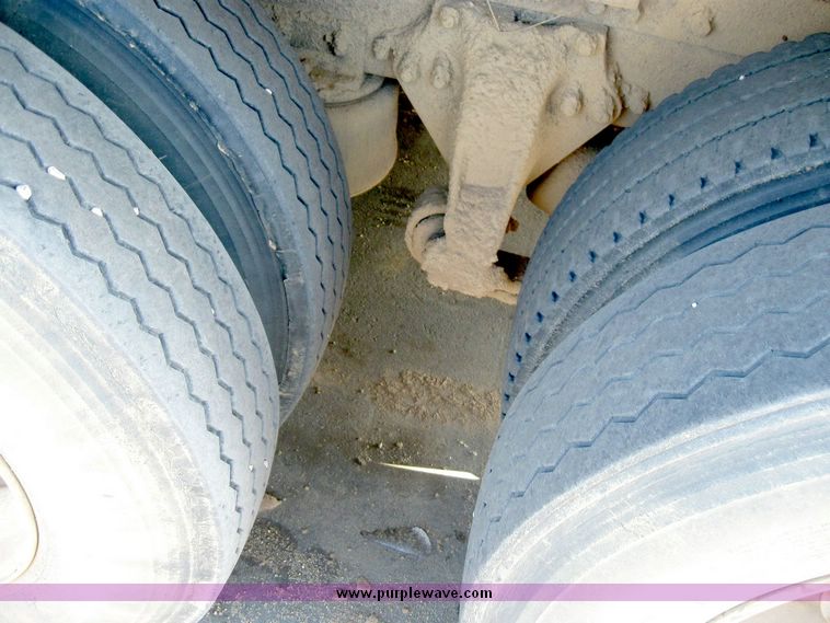 image for item 6628 1994 Freightliner dump truck