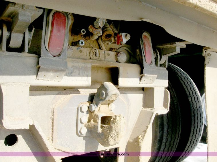 image for item 6628 1994 Freightliner dump truck