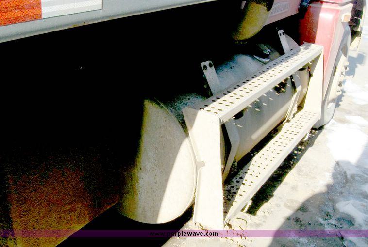 image for item 6628 1994 Freightliner dump truck