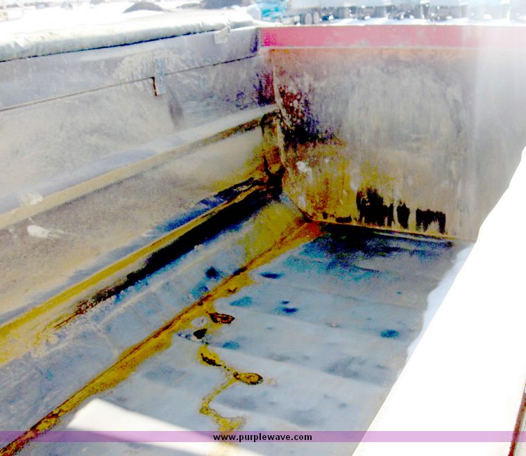 image for item 6628 1994 Freightliner dump truck