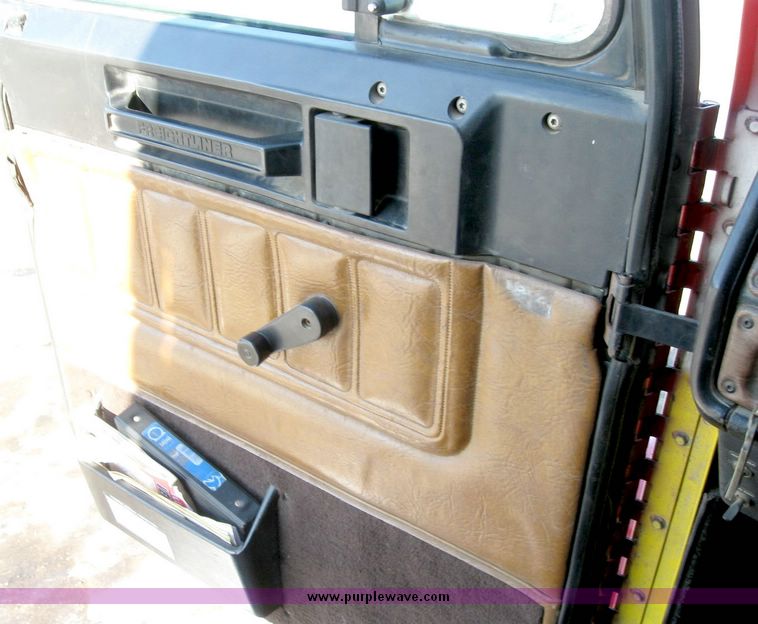 image for item 6628 1994 Freightliner dump truck