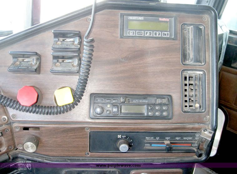 image for item 6628 1994 Freightliner dump truck