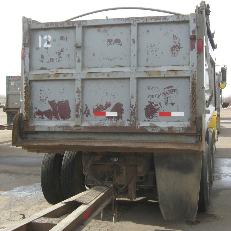 image for item 6629 1994 Freightliner dump truck