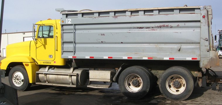 image for item 6629 1994 Freightliner dump truck