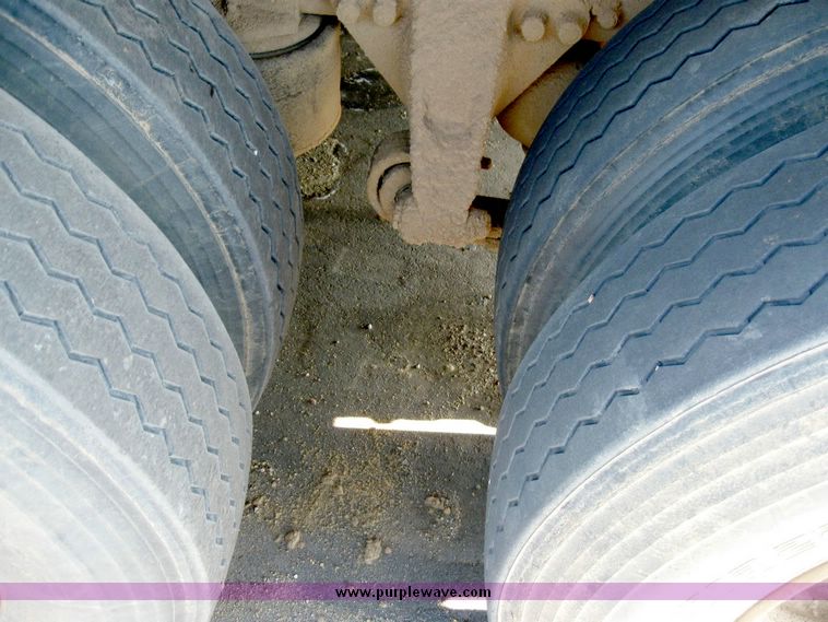 image for item 6629 1994 Freightliner dump truck