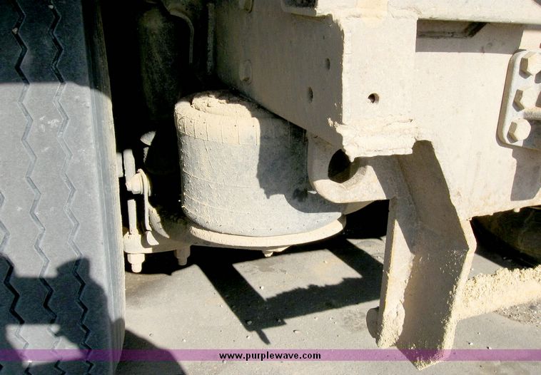 image for item 6629 1994 Freightliner dump truck