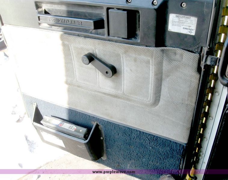 image for item 6629 1994 Freightliner dump truck