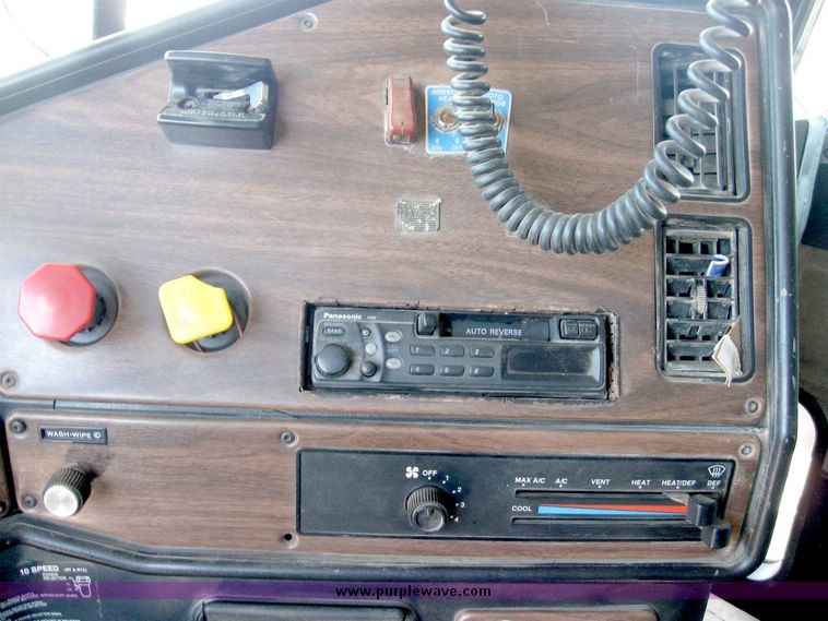 image for item 6629 1994 Freightliner dump truck