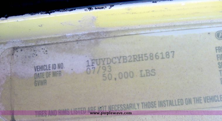 image for item 6629 1994 Freightliner dump truck