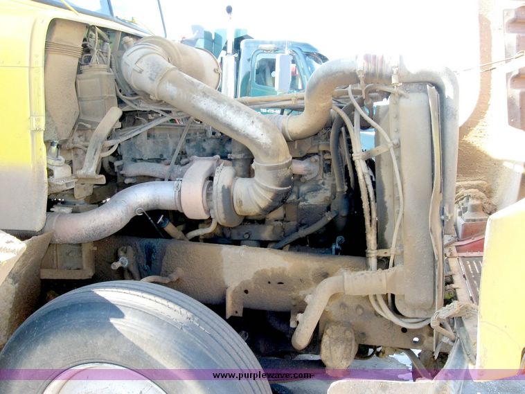 image for item 6629 1994 Freightliner dump truck