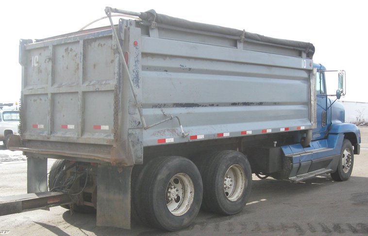 image for item 6630 1994 Freightliner dump truck
