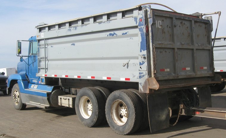 image for item 6630 1994 Freightliner dump truck