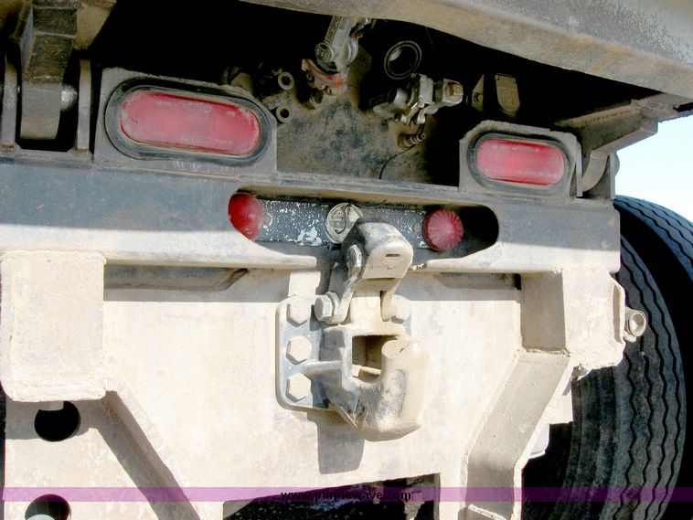 image for item 6630 1994 Freightliner dump truck