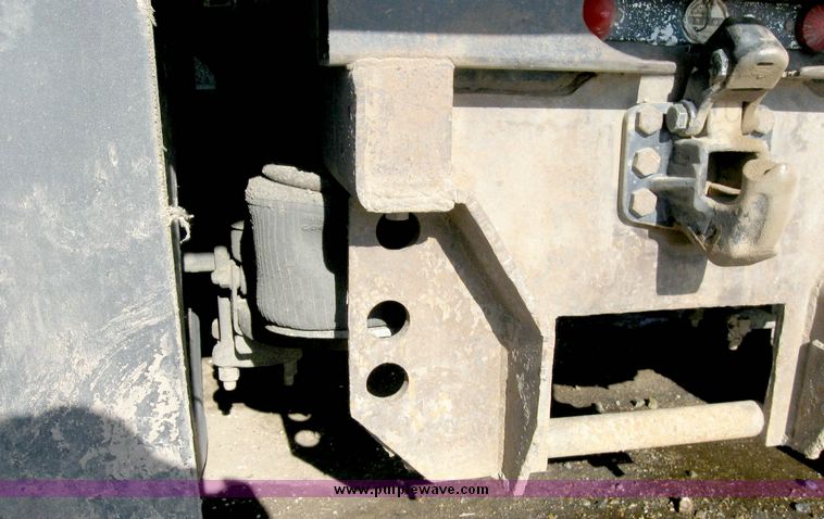 image for item 6630 1994 Freightliner dump truck