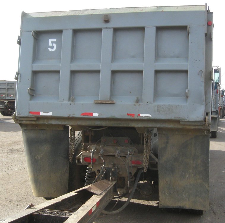 image for item 6631 1990 Freightliner dump truck