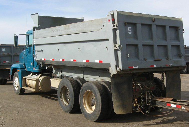 image for item 6631 1990 Freightliner dump truck
