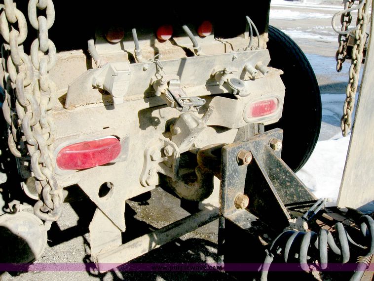 image for item 6631 1990 Freightliner dump truck