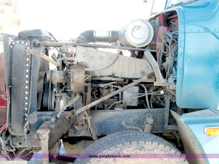 image for item 6631 1990 Freightliner dump truck