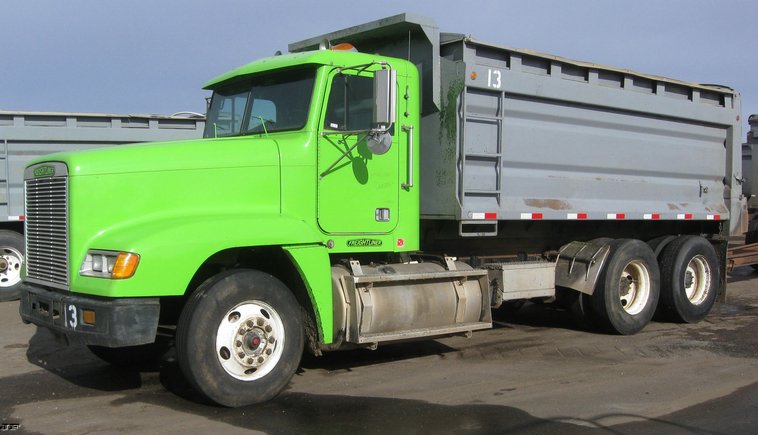 image for item 6632 1994 Freightliner dump truck